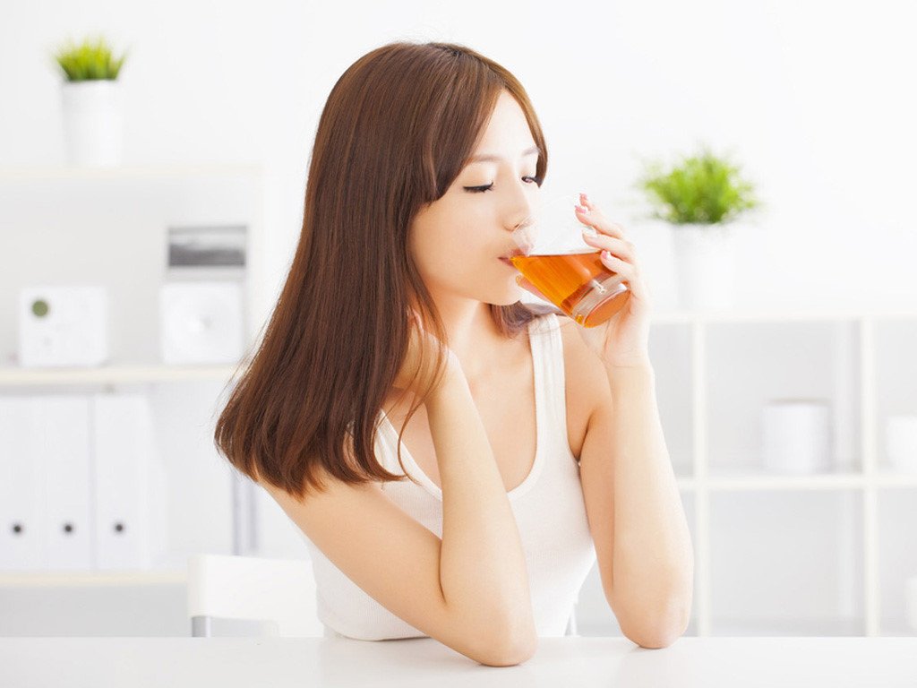Pha trà bằng nước điện giải - thức uống tốt cho cơ thể mỗi ngày